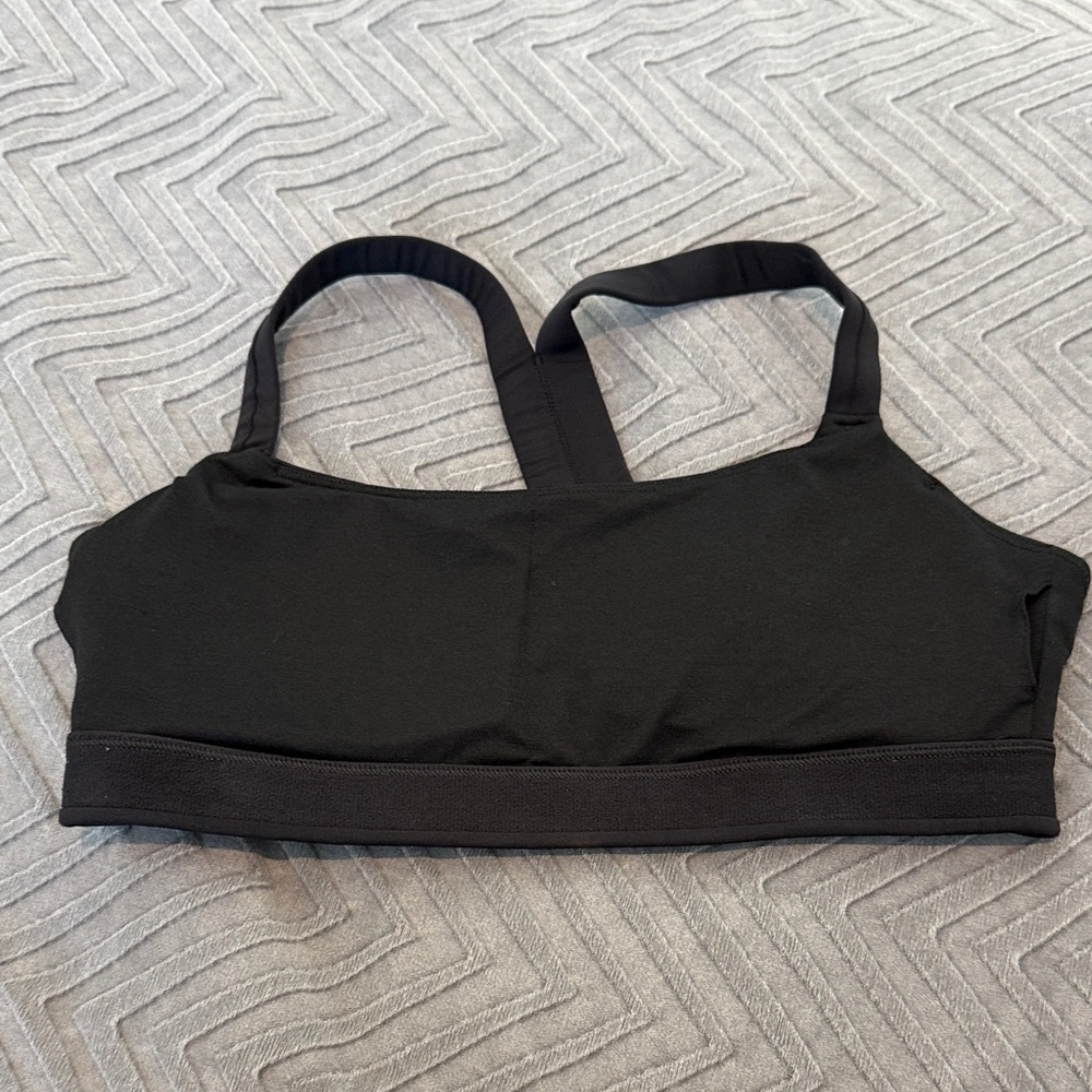 GAP Black Sports Bra - Picture 4 of 11